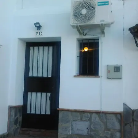 La Casita De *