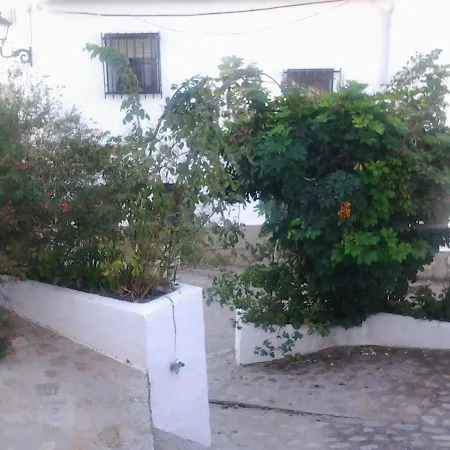 La Casita De *